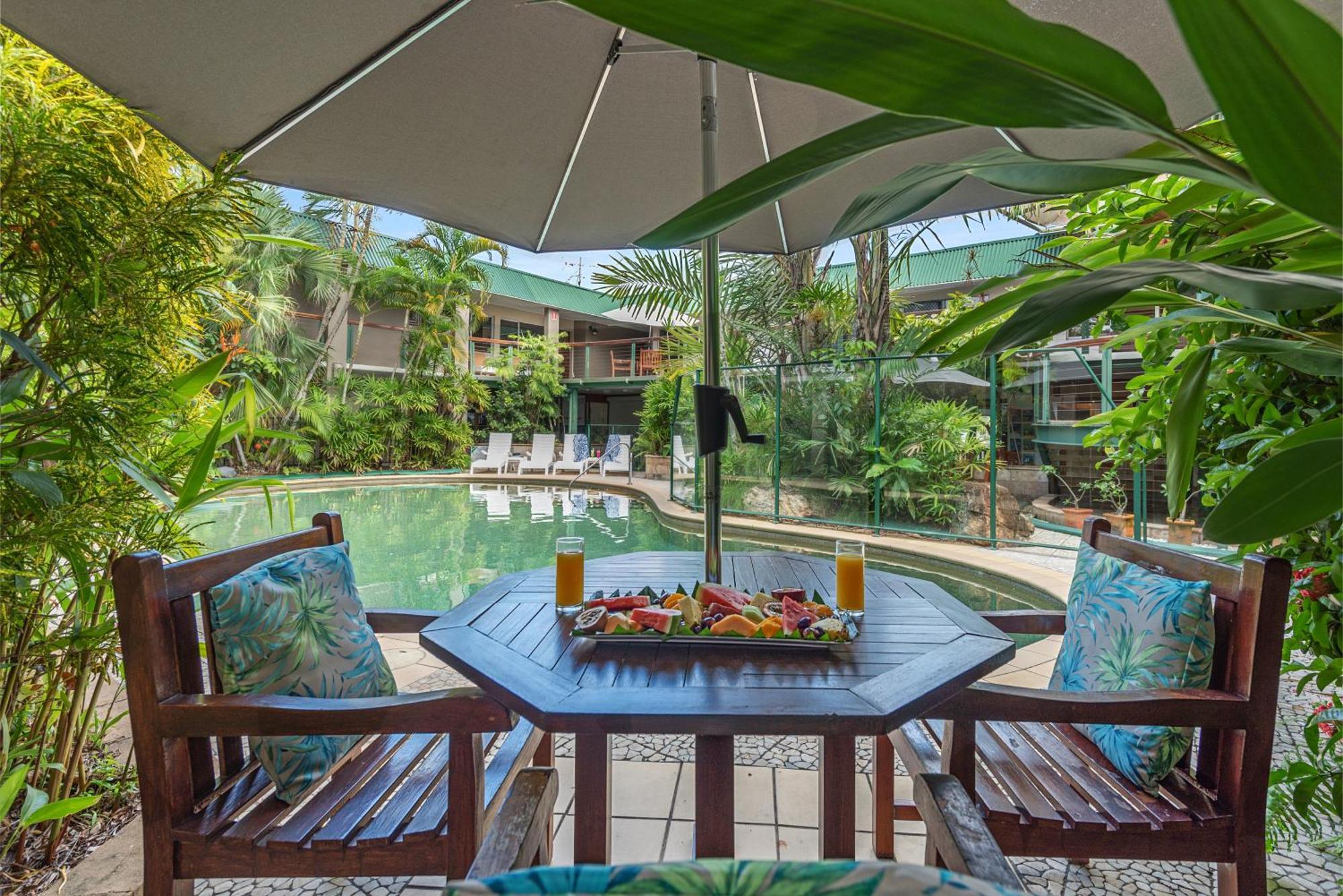เบย์วิลเลจทรอปิคัลรีทรีท&อพาร์ทเมนท์ส Aparthotel แคนส์ ภายนอก รูปภาพ